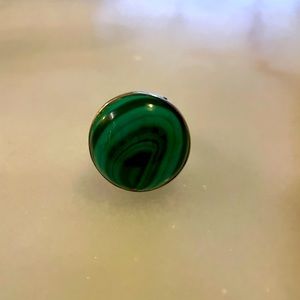 Green marbled gemstone ring - size 6-7